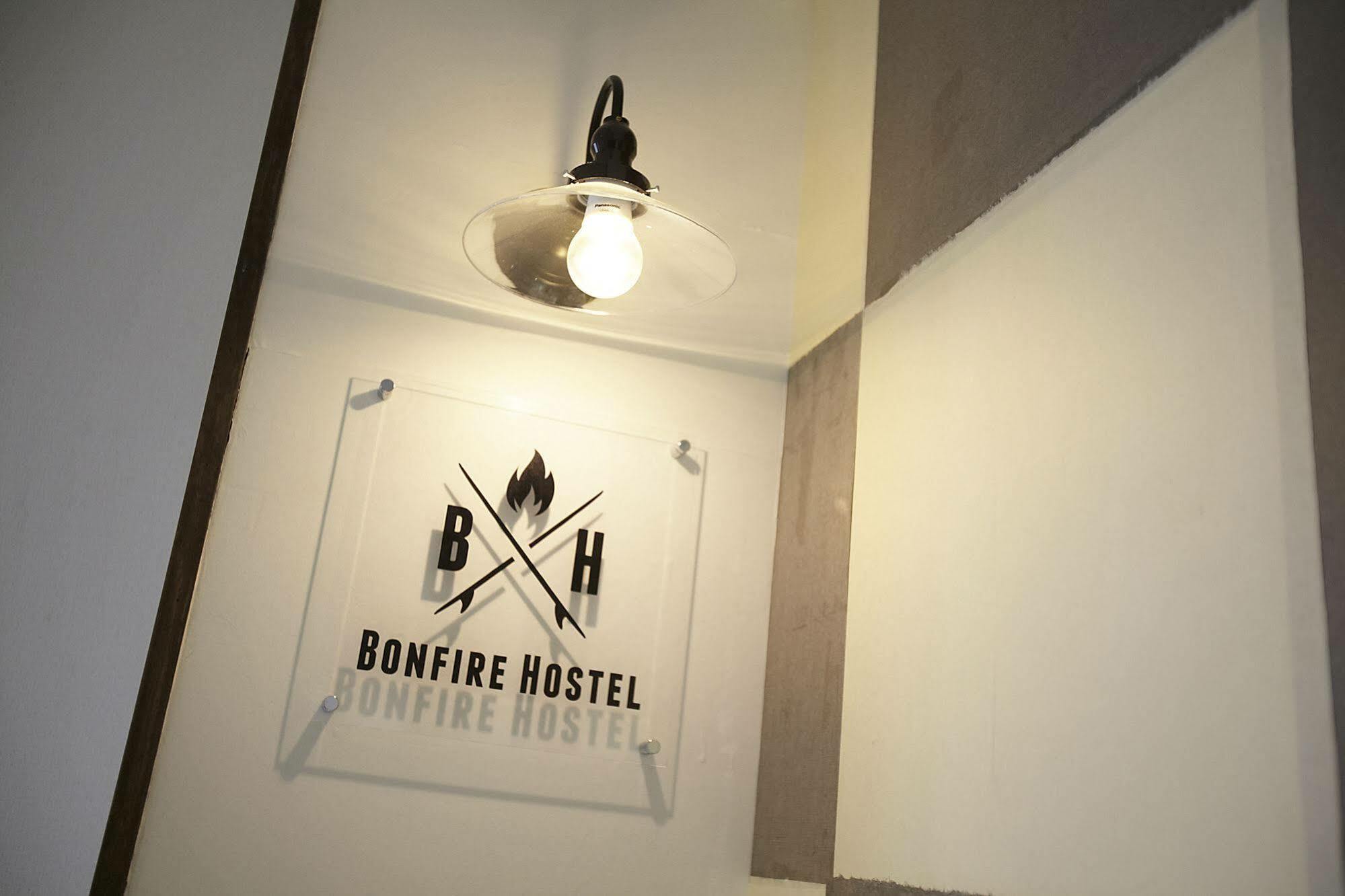 Bonfire Hostel Ōsaka Extérieur photo